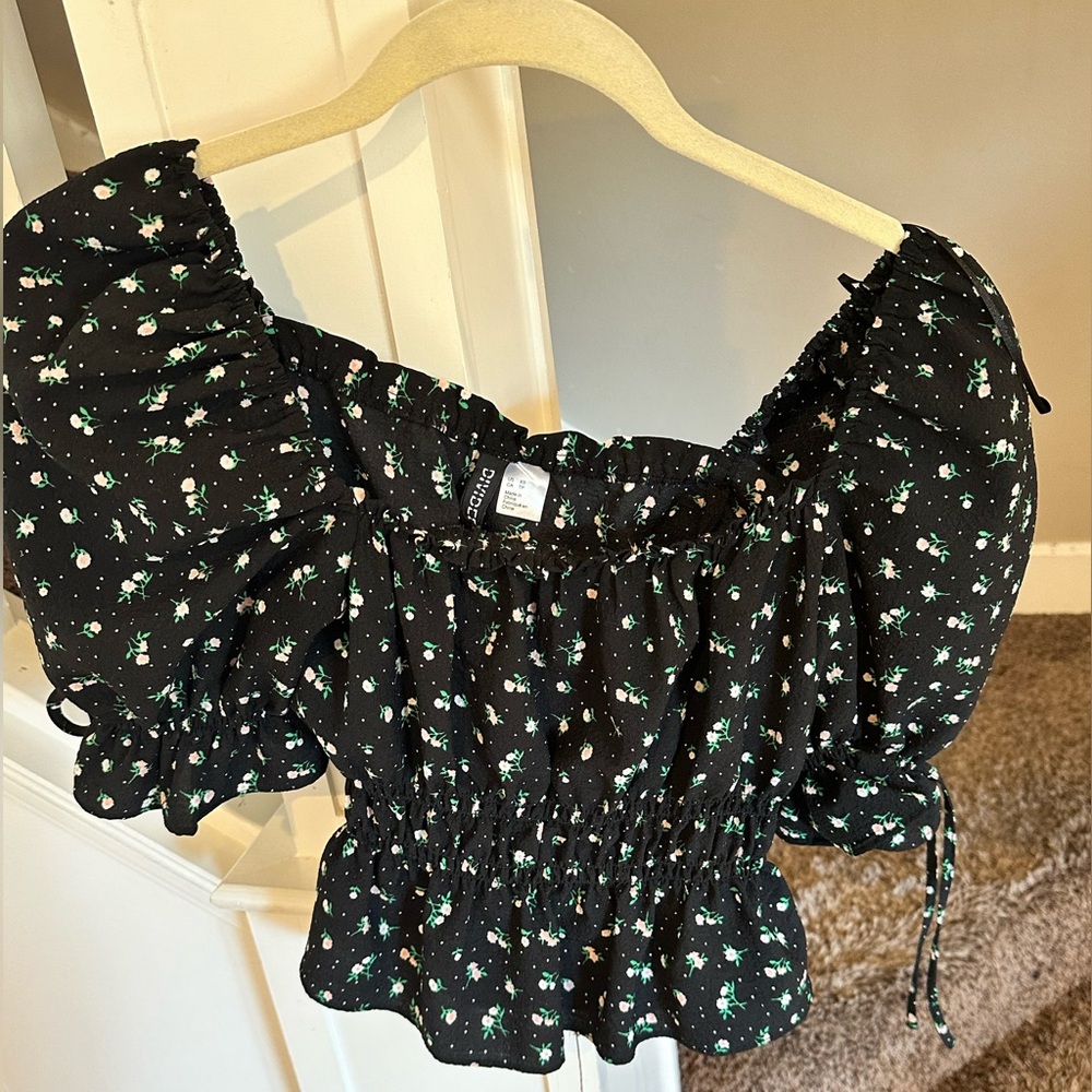 Size XS Bubble Sleeve Crop Blouse from H&M